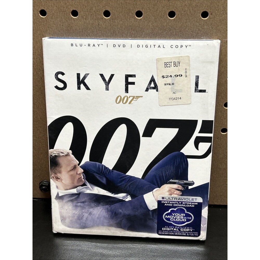 Skyfall (Blu-Ray/DVD/Digital, 2012, 2-Disc Set)
